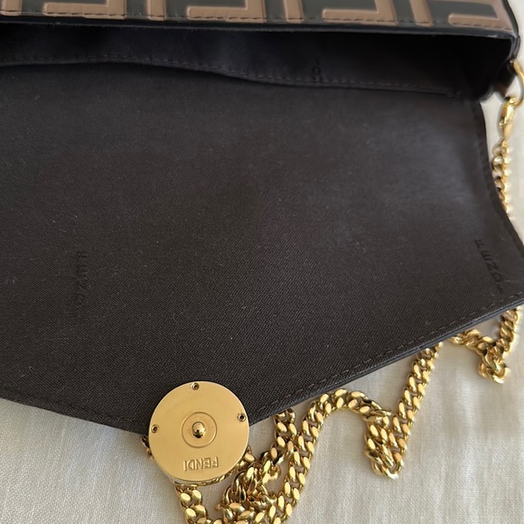AUTHENTIC FENDI | Wallet On Chain With Pouches - Picture 9 of 11